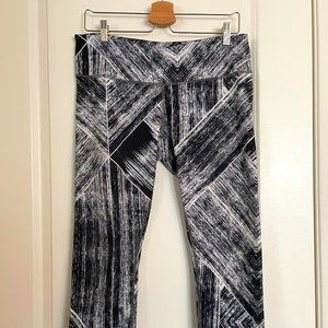 Lululemon cropped printed Wunder Unders sz 12